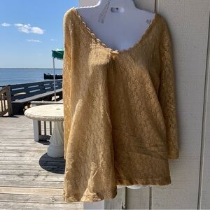 Avenue X gold lace sparkling top with scalloped wide vee neckline. 3/4 sleeves